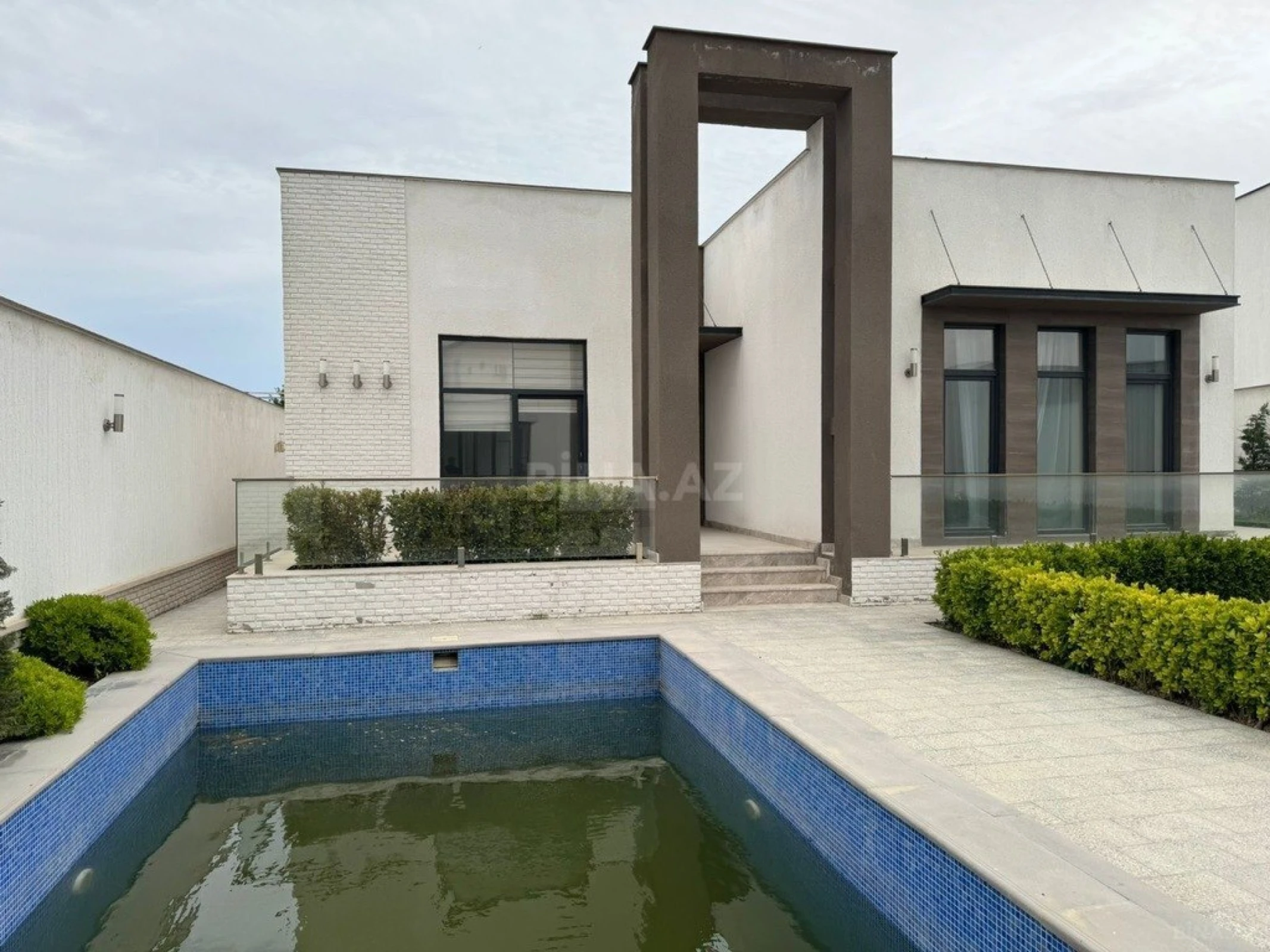 Kirayə verilir 5 otaqlı həyət evi 280 m²