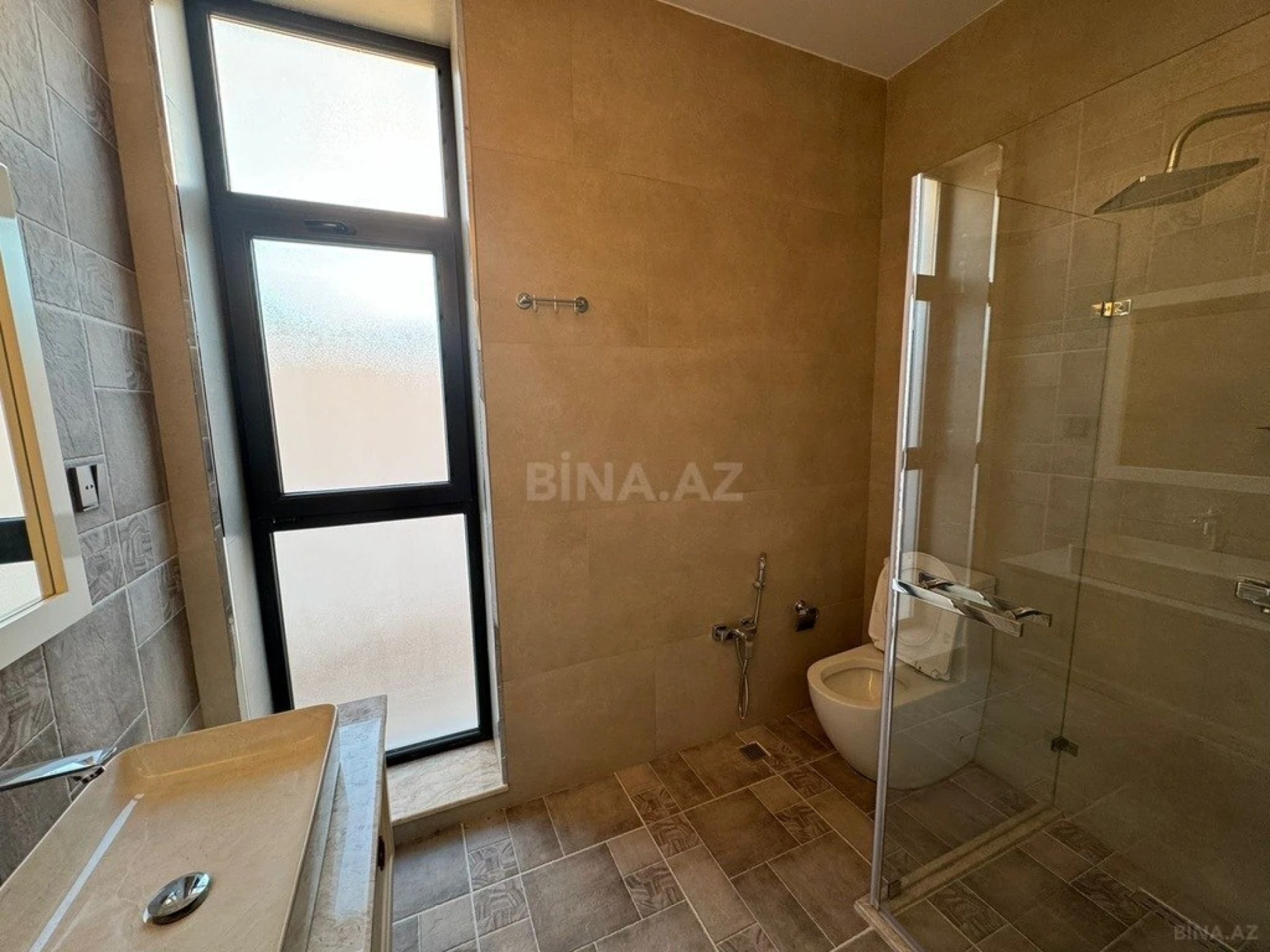Kirayə verilir 5 otaqlı həyət evi 280 m²