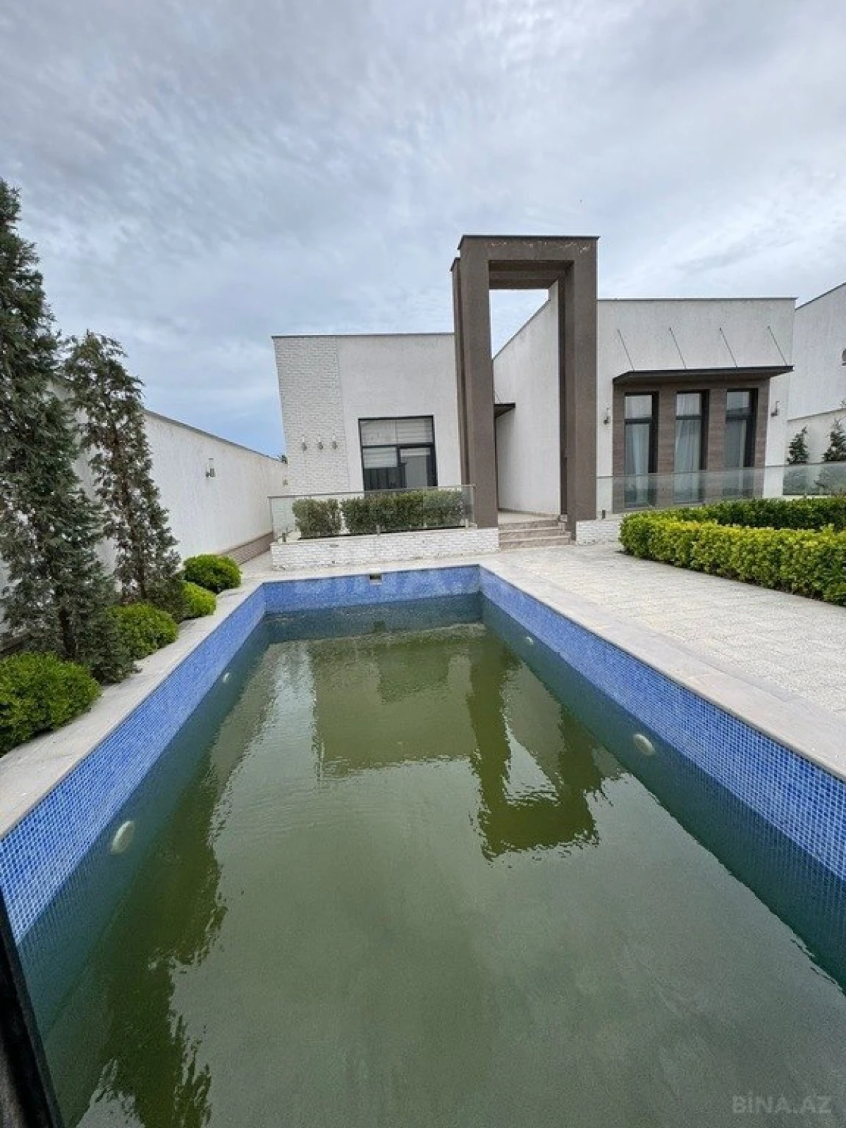 Kirayə verilir 5 otaqlı həyət evi 280 m²