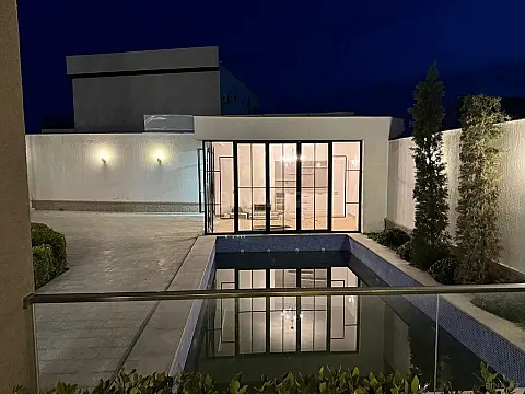 Kirayə verilir 5 otaqlı həyət evi 280 m²