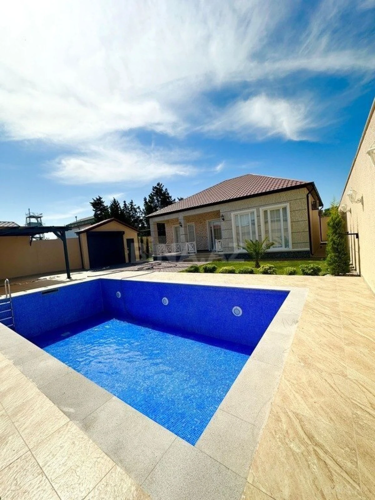 Kirayə verilir 4 otaqlı həyət evi 220 m²