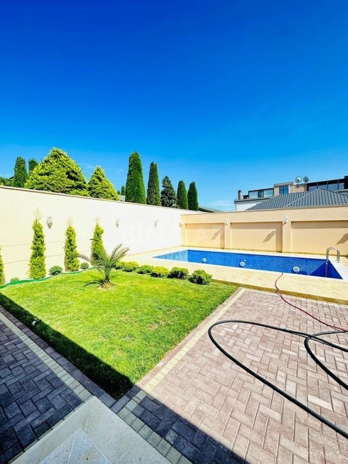 Kirayə verilir 4 otaqlı həyət evi 220 m²