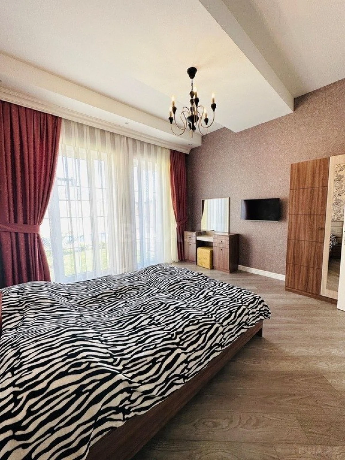 Kirayə verilir 4 otaqlı həyət evi 220 m²