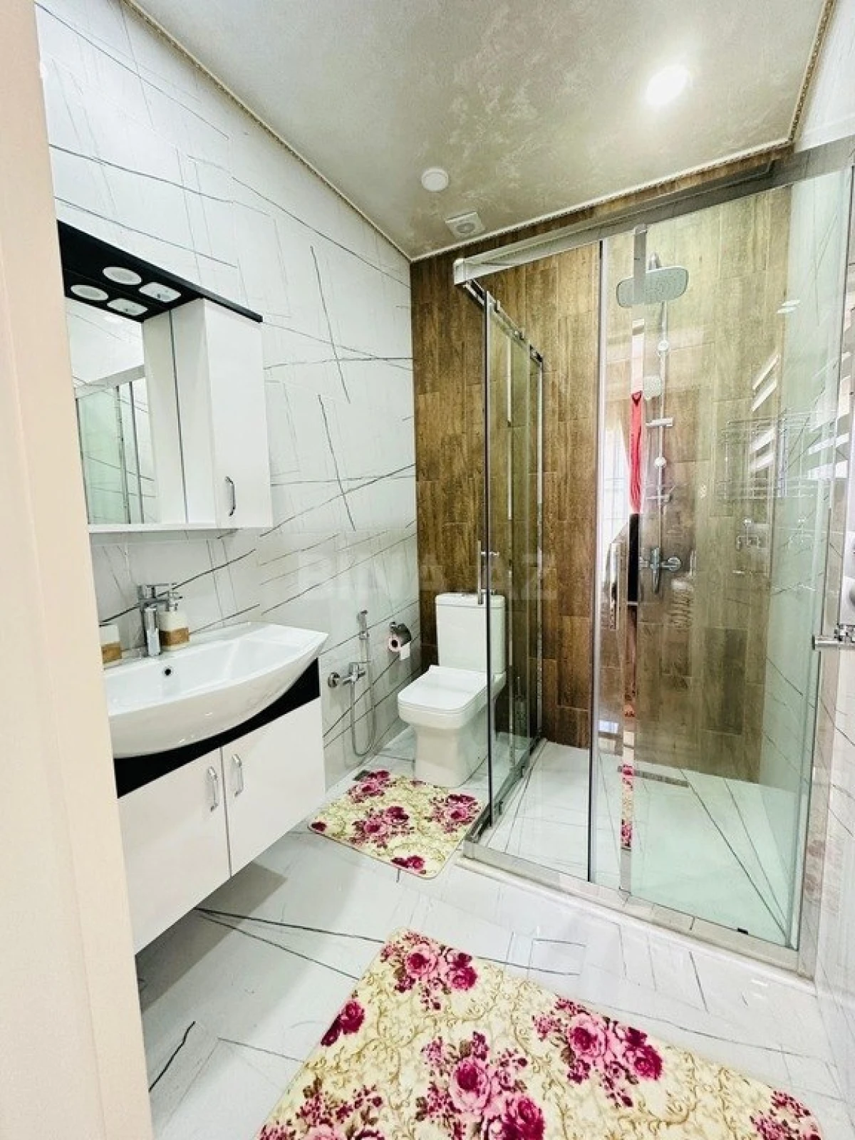 Kirayə verilir 4 otaqlı həyət evi 220 m²