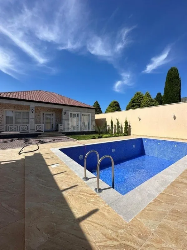 Kirayə verilir 4 otaqlı həyət evi 220 m²