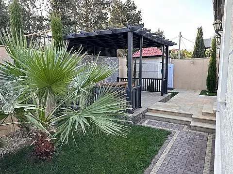 Kirayə verilir 4 otaqlı həyət evi 220 m²