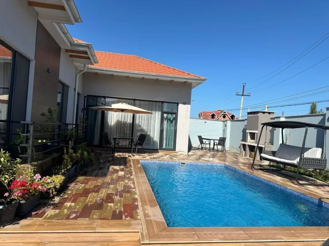 Kirayə verilir 4 otaqlı həyət evi 200 m²