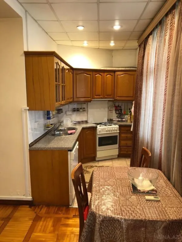 Satılır 3 otaqlı mənzil 110 m²