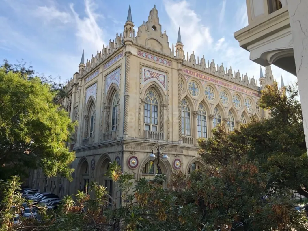 Satılır 3 otaqlı mənzil 110 m²