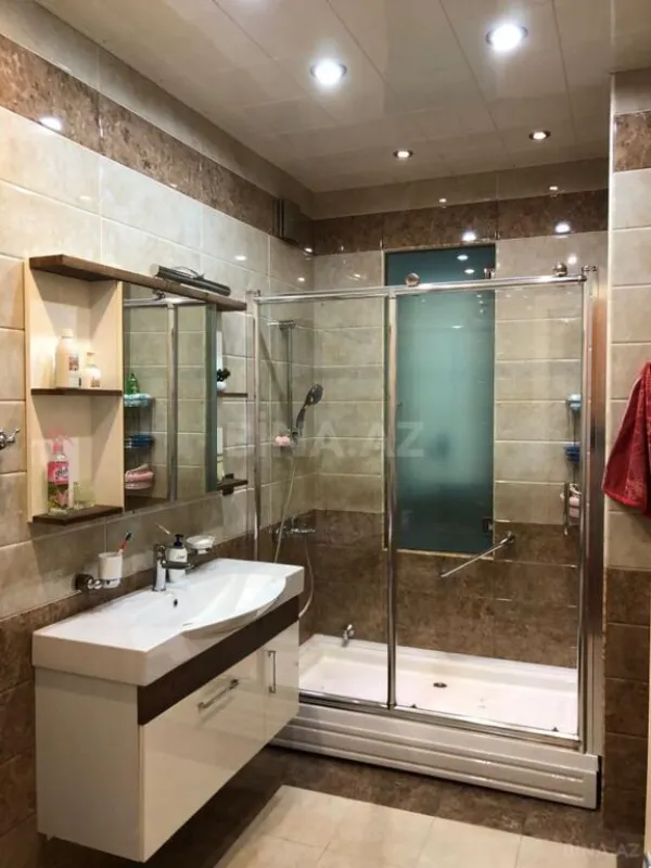 Satılır 3 otaqlı mənzil 110 m²