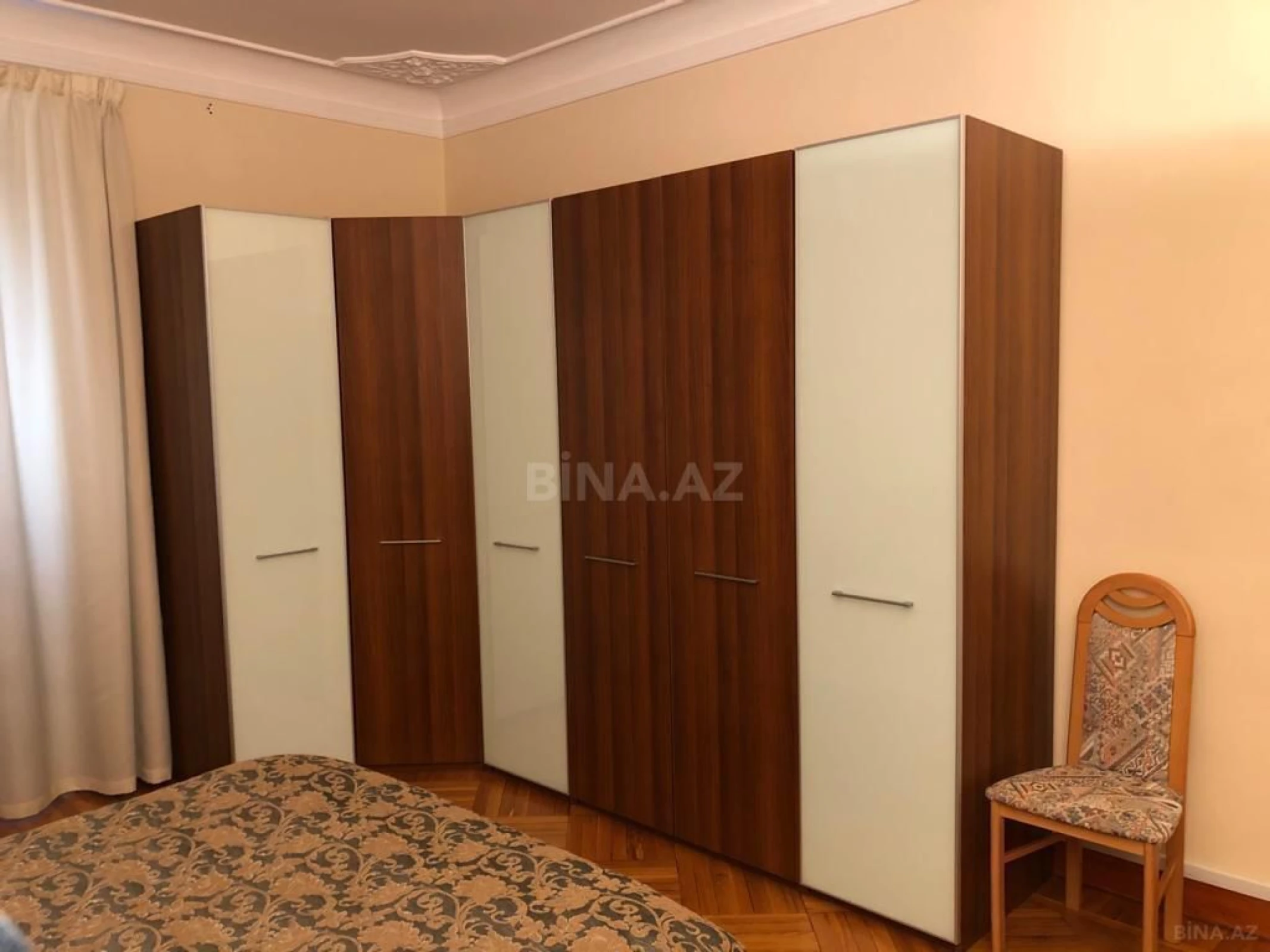 Satılır 3 otaqlı mənzil 110 m²