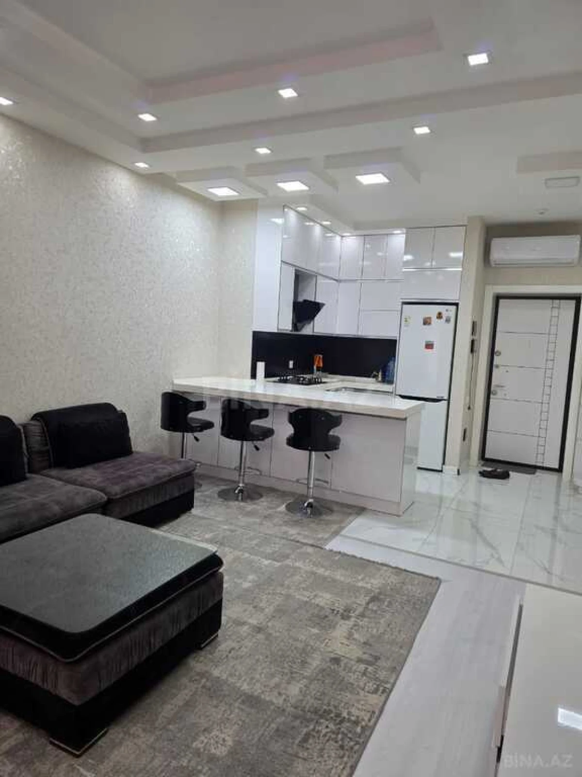 Kirayə verilir 2 otaqlı mənzil 66 m²