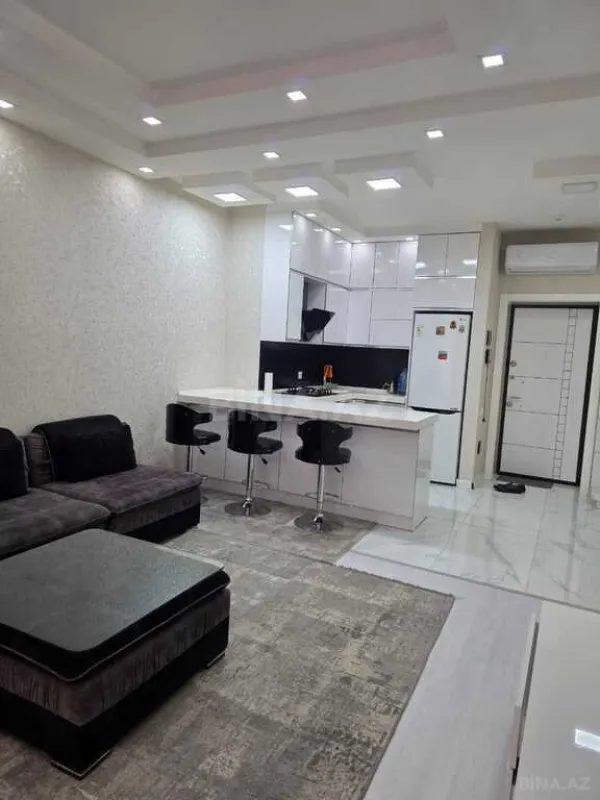 Kirayə verilir 2 otaqlı mənzil 66 m²