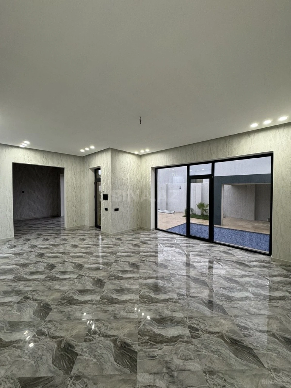 Satılır 4 otaqlı həyət evi 160 m²