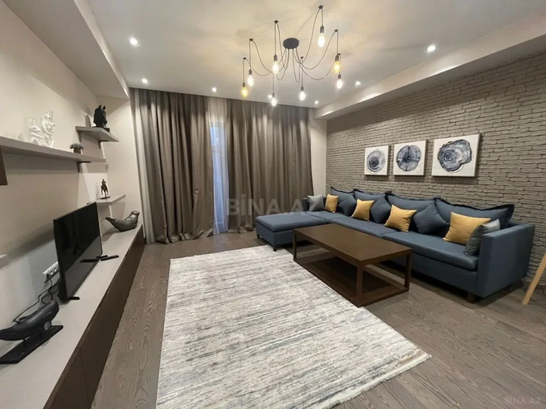 Kirayə verilir 2 otaqlı mənzil 90 m²
