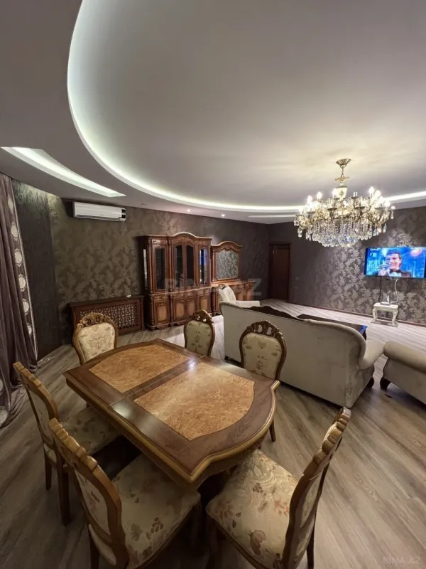 Kirayə verilir 2 otaqlı mənzil 110 m²