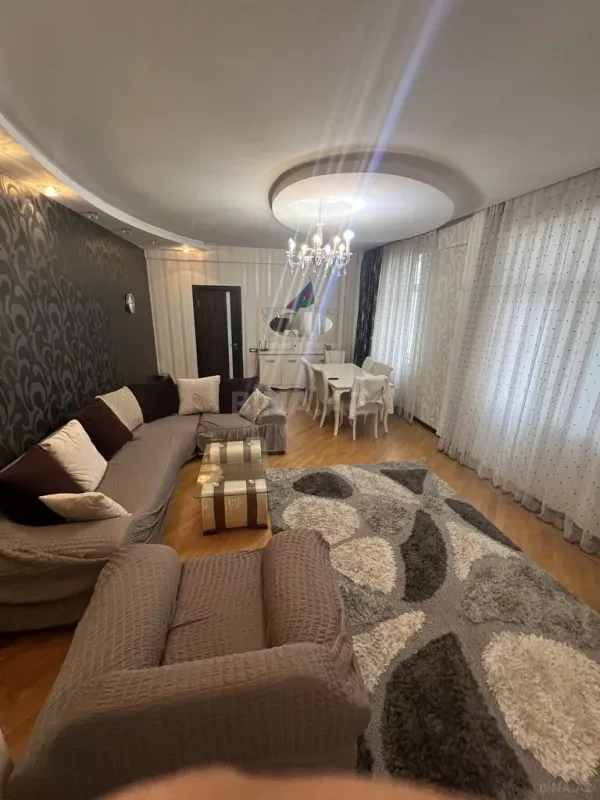 Kirayə verilir 2 otaqlı mənzil 100 m²