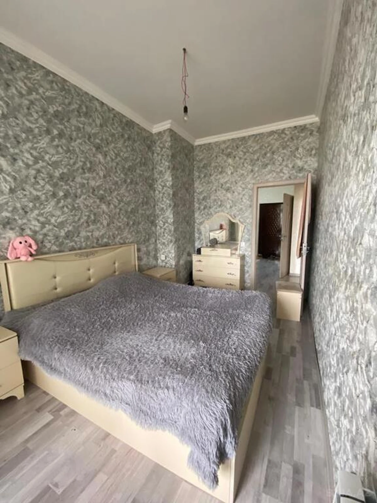 Satılır 3 otaqlı mənzil 93 m²