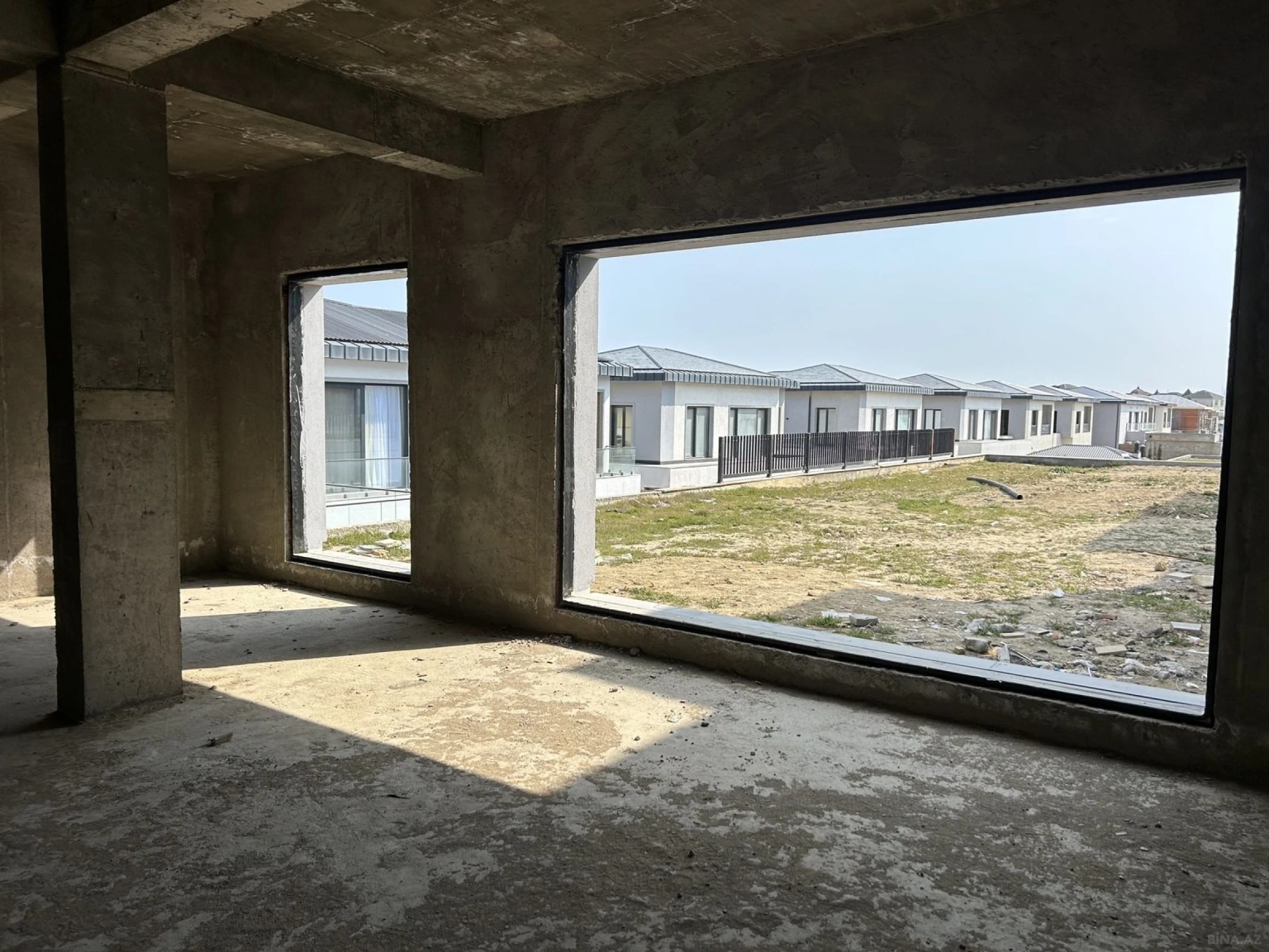 Satılır 7 otaqlı həyət evi 382 m²