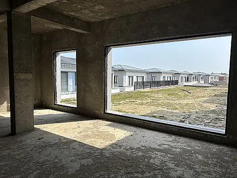 Satılır 7 otaqlı həyət evi 382 m²