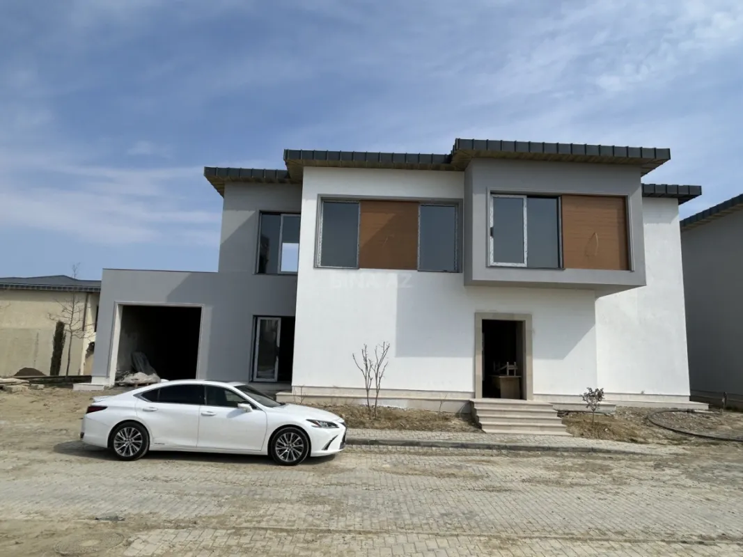 Satılır 7 otaqlı həyət evi 382 m²
