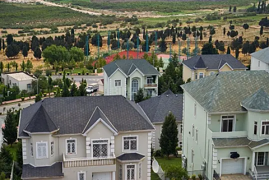 Satılır 7 otaqlı həyət evi 382 m²