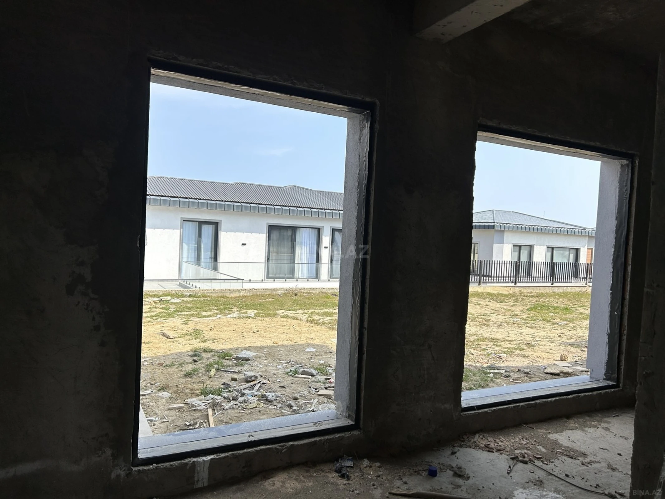 Satılır 7 otaqlı həyət evi 382 m²