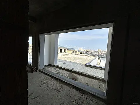 Satılır 7 otaqlı həyət evi 382 m²