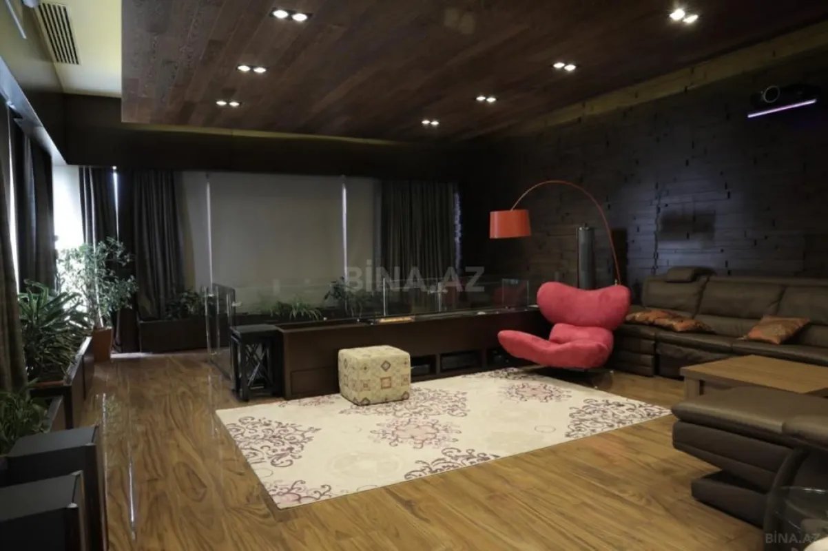 Kirayə verilir 6 otaqlı həyət evi 500 m²