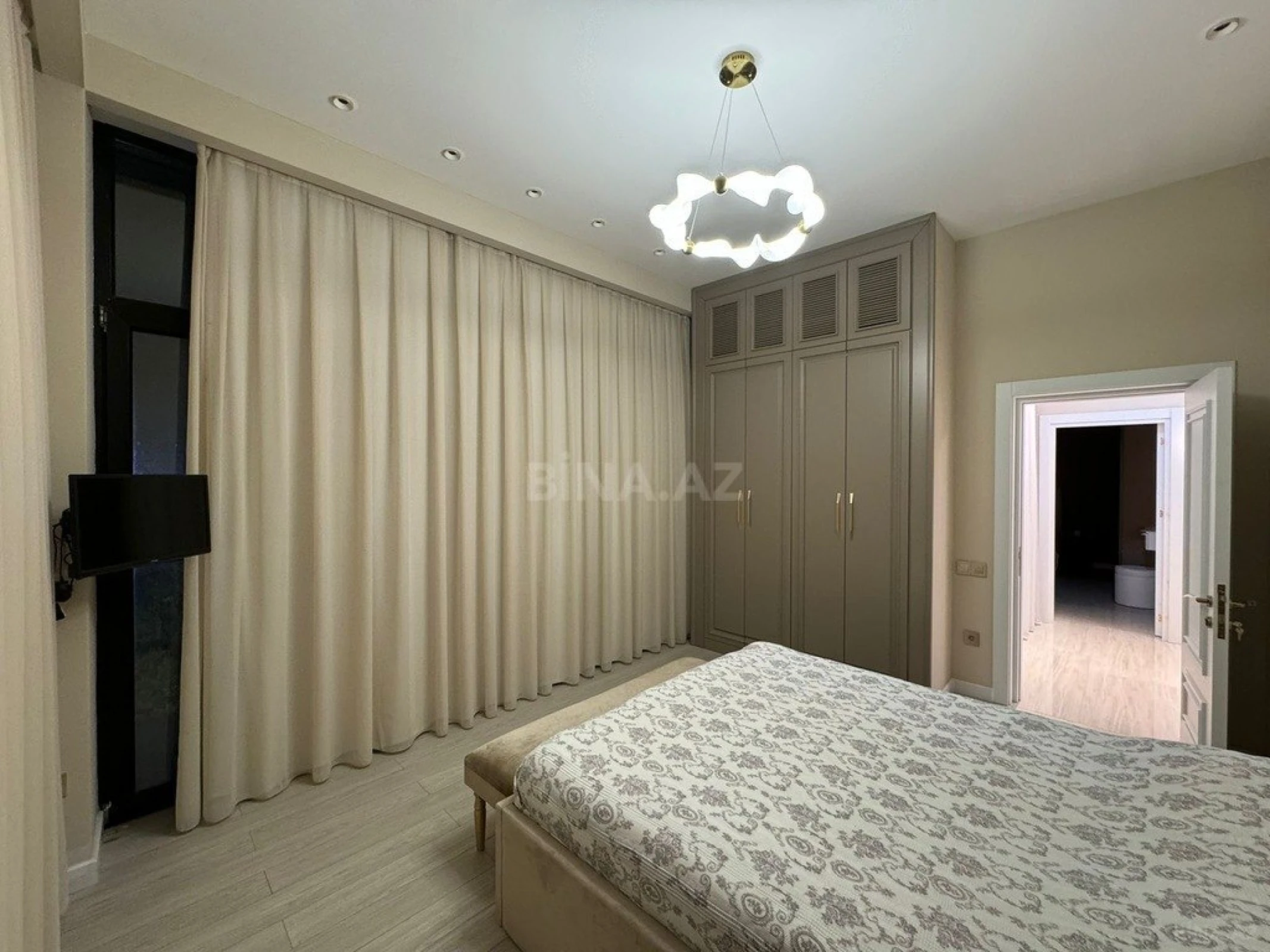 Kirayə verilir 5 otaqlı həyət evi 420 m²