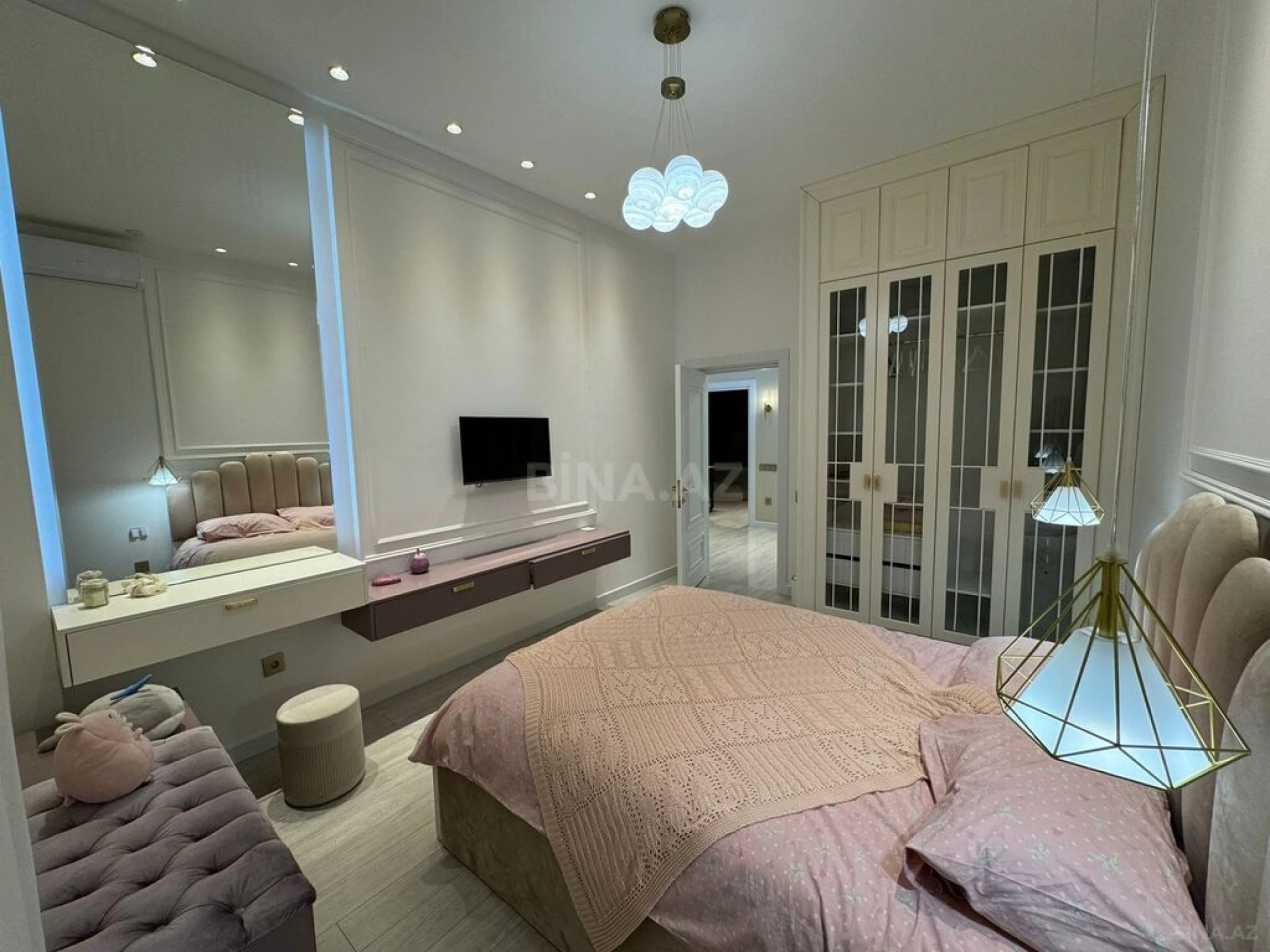 Kirayə verilir 5 otaqlı həyət evi 420 m²