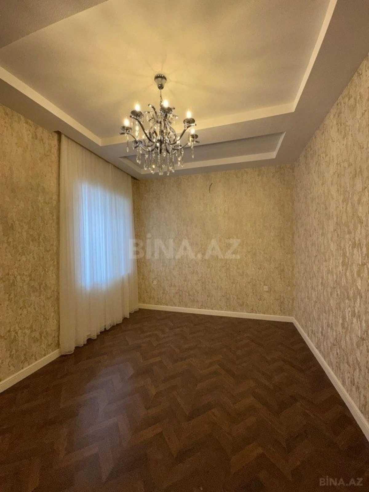 Satılır 5 otaqlı həyət evi 260 m²