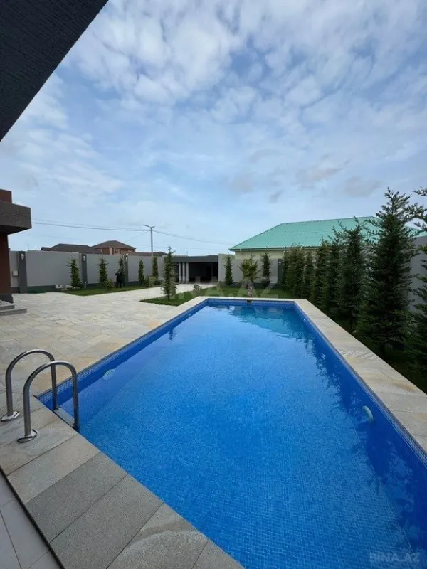 Satılır 5 otaqlı həyət evi 260 m²