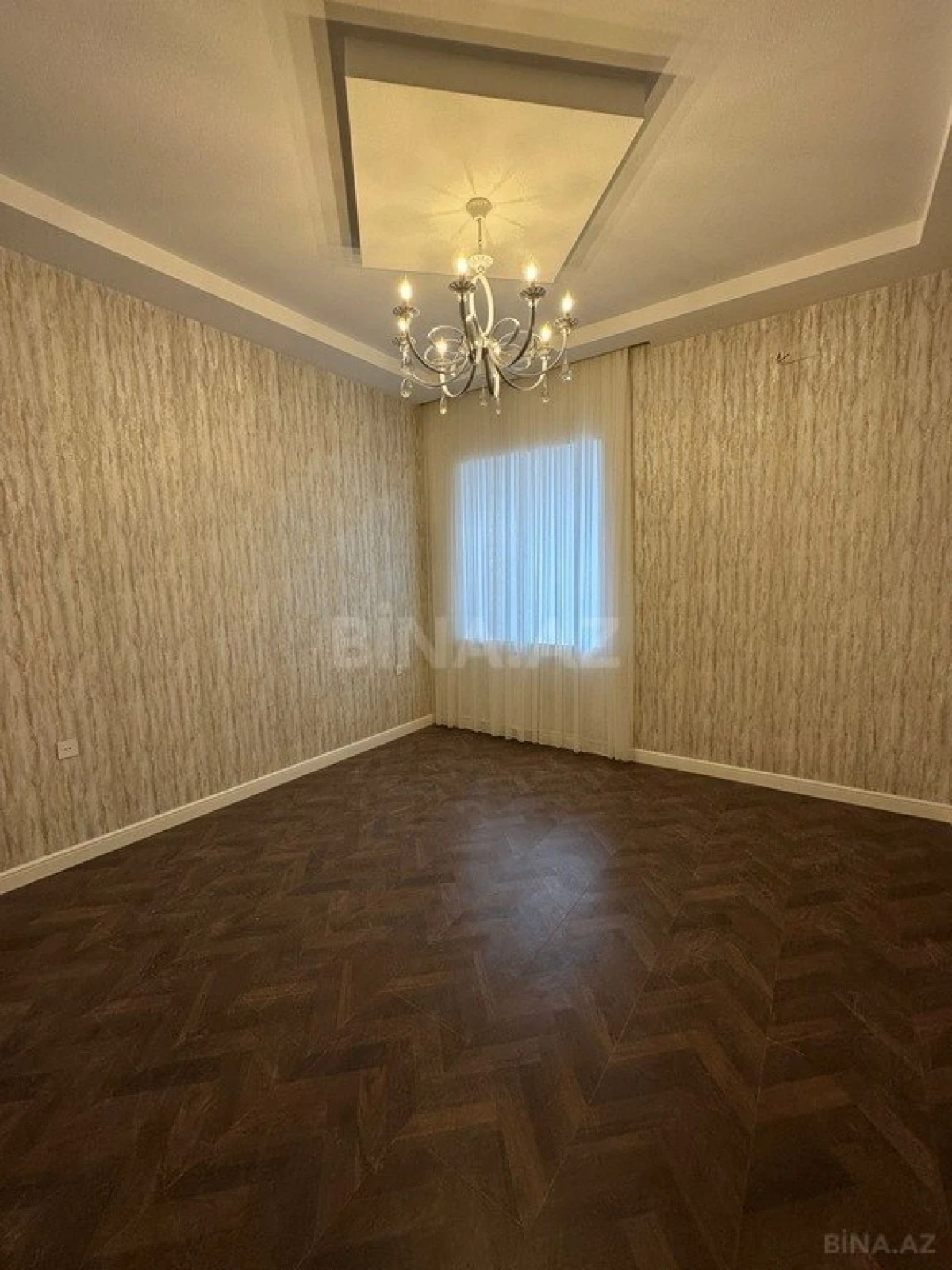 Satılır 5 otaqlı həyət evi 260 m²