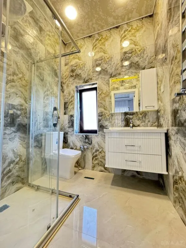 Satılır 5 otaqlı həyət evi 280 m²