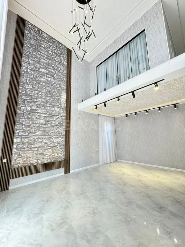 Satılır 5 otaqlı həyət evi 280 m²