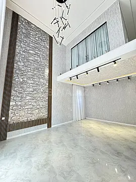 Satılır 5 otaqlı həyət evi 280 m²