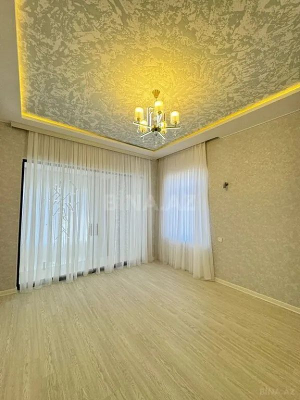 Satılır 5 otaqlı həyət evi 280 m²