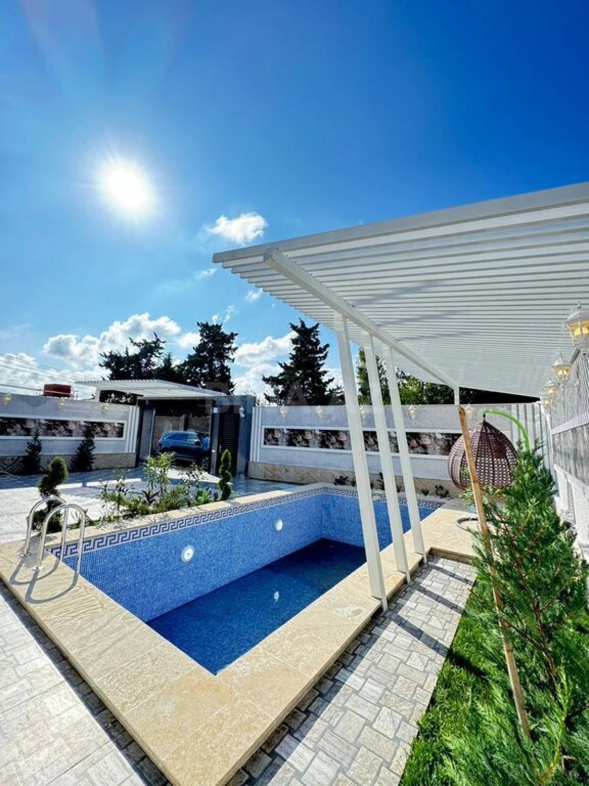 Satılır 5 otaqlı həyət evi 280 m²