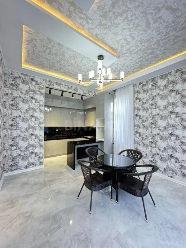 Satılır 5 otaqlı həyət evi 280 m²