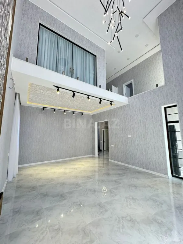 Satılır 5 otaqlı həyət evi 280 m²