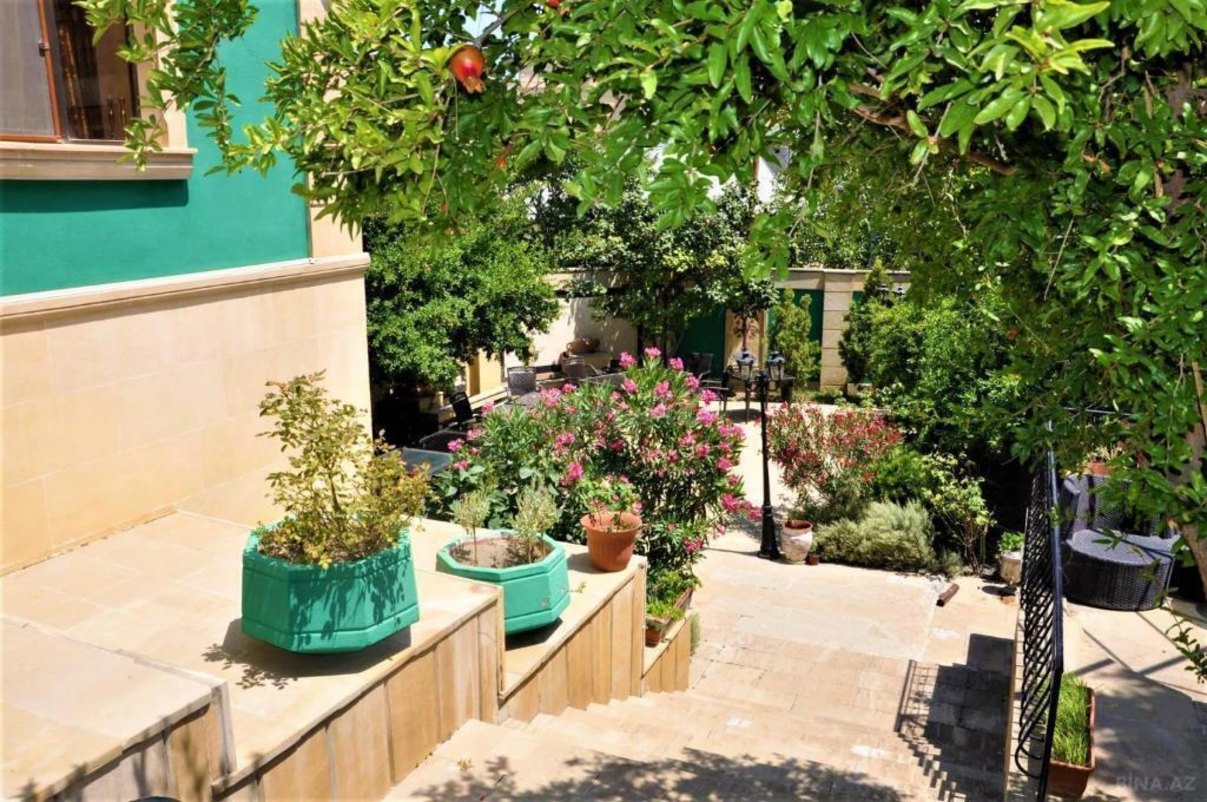 Kirayə verilir 6 otaqlı həyət evi 400 m²