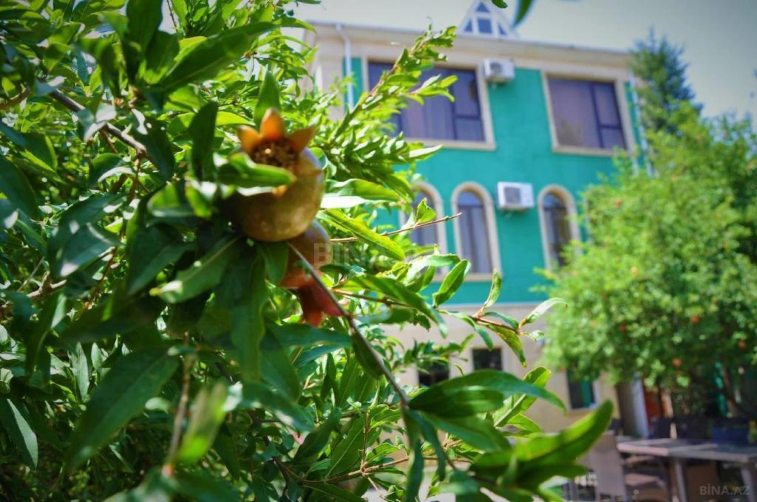 Kirayə verilir 6 otaqlı həyət evi 400 m²