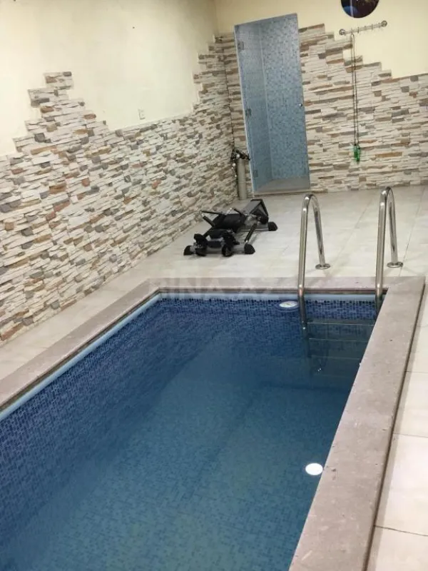 Kirayə verilir 6 otaqlı həyət evi 400 m²