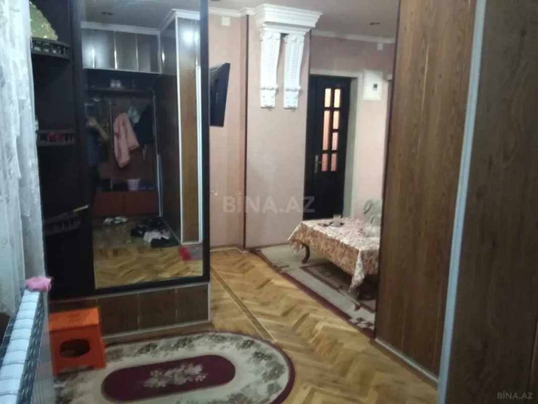 Satılır 5 otaqlı mənzil 120 m²