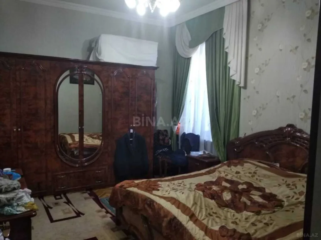 Satılır 5 otaqlı mənzil 120 m²