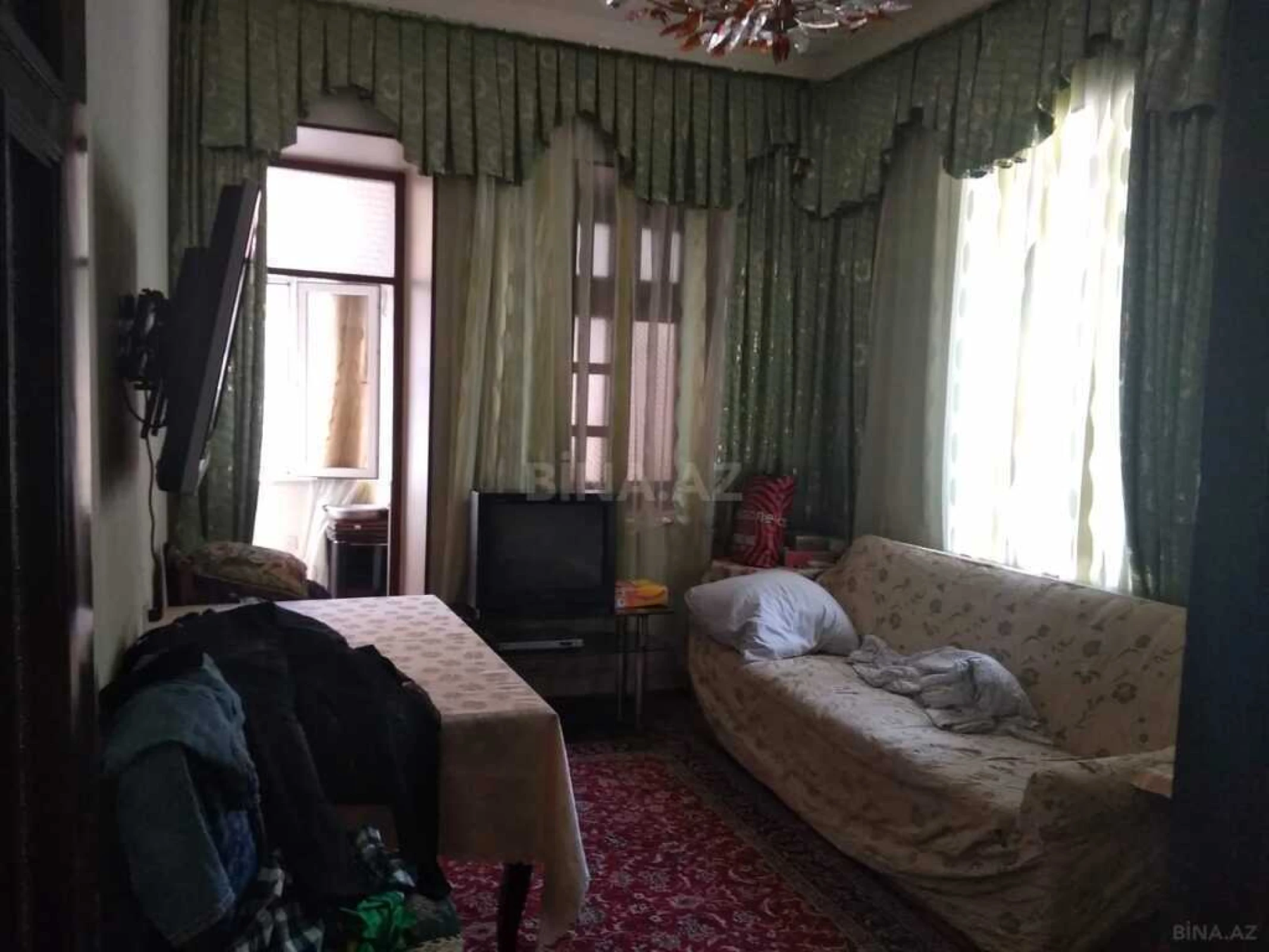 Satılır 5 otaqlı mənzil 120 m²