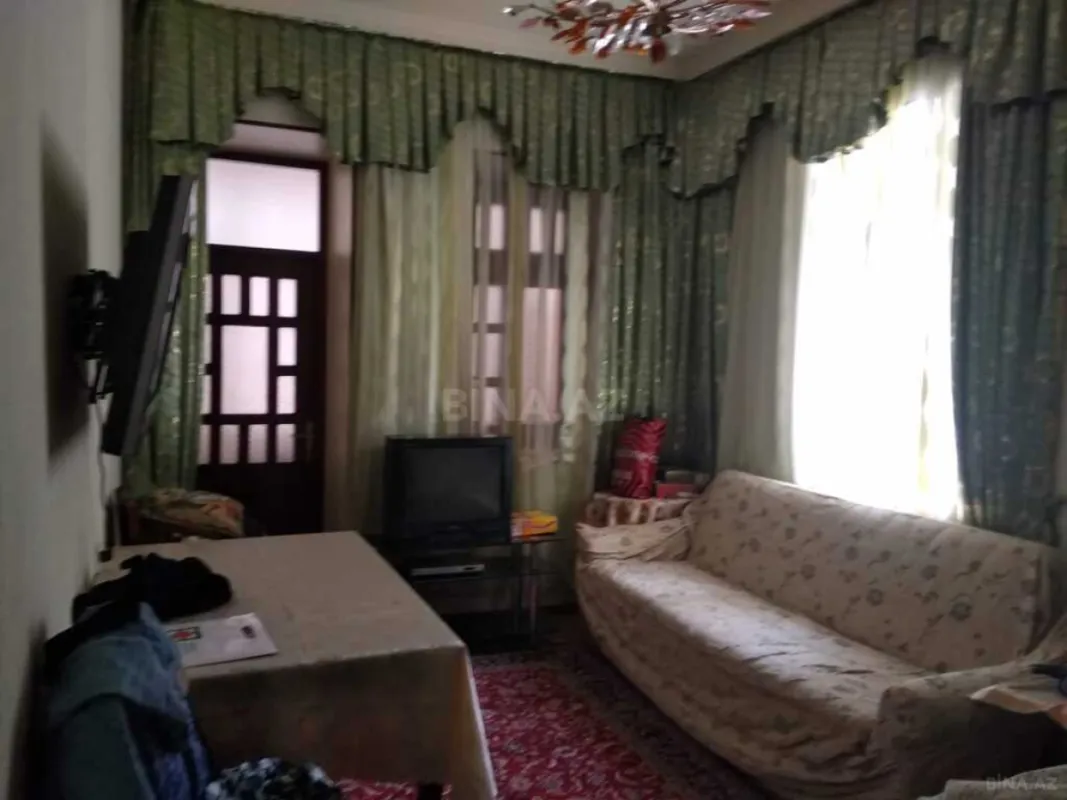 Satılır 5 otaqlı mənzil 120 m²