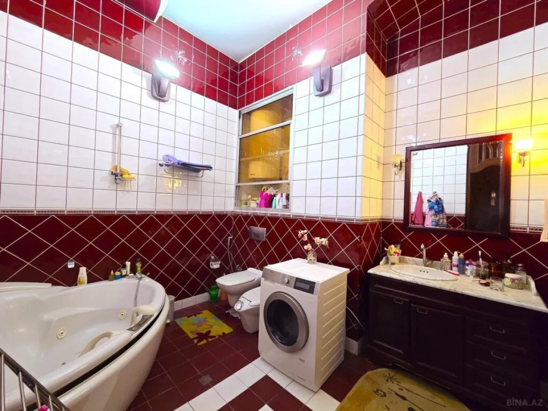 Satılır 5 otaqlı mənzil 225 m²