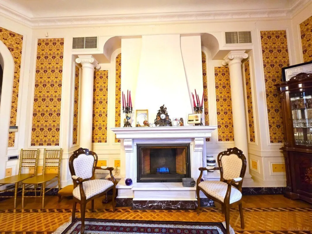 Satılır 5 otaqlı mənzil 225 m²